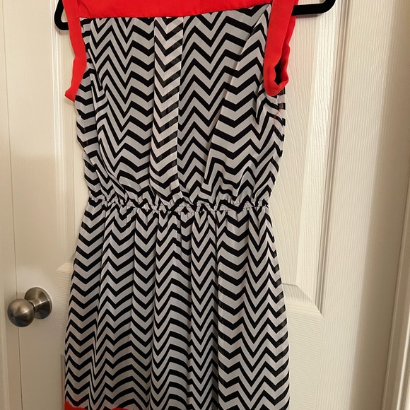 Sweet storm dress - Picture 3 of 3